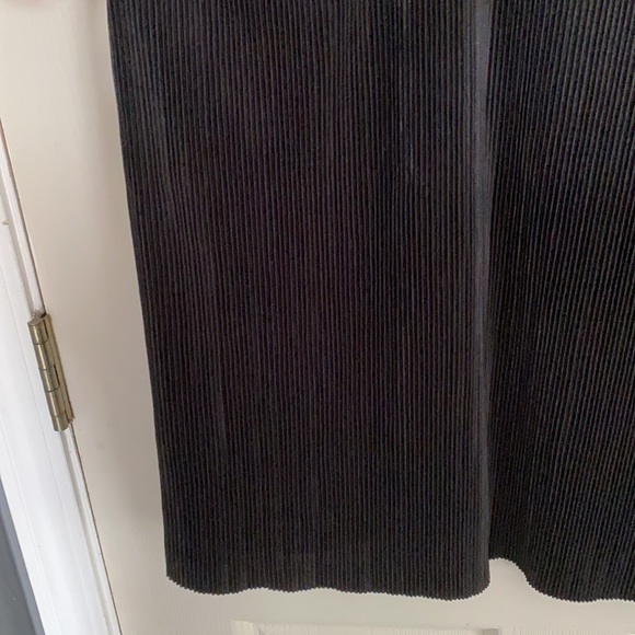 Black Textured Tank Top - Picture 2 of 4